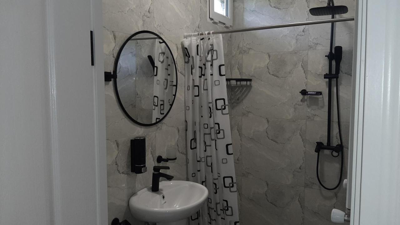 Hotel Terkhena Kazbegi Esterno foto