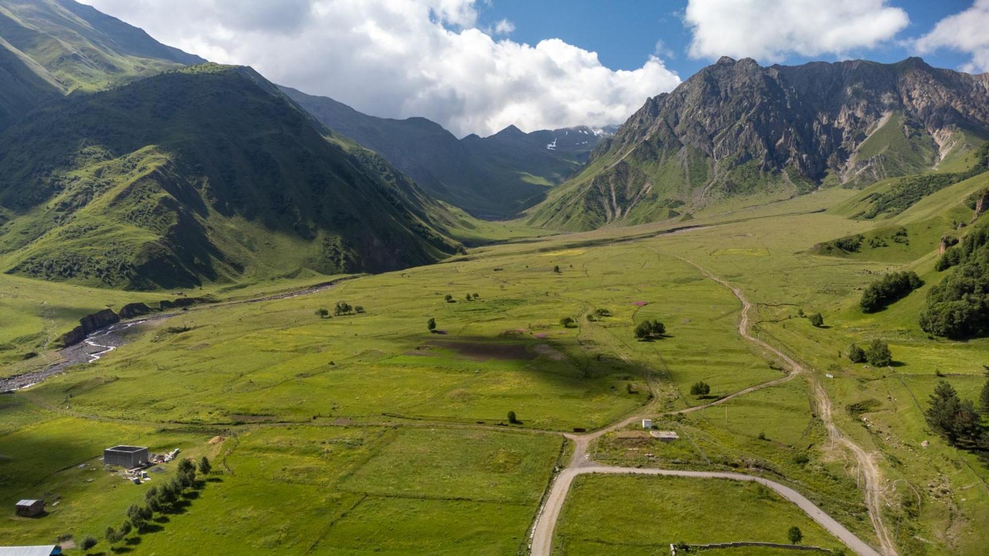 Hotel Terkhena Kazbegi Esterno foto